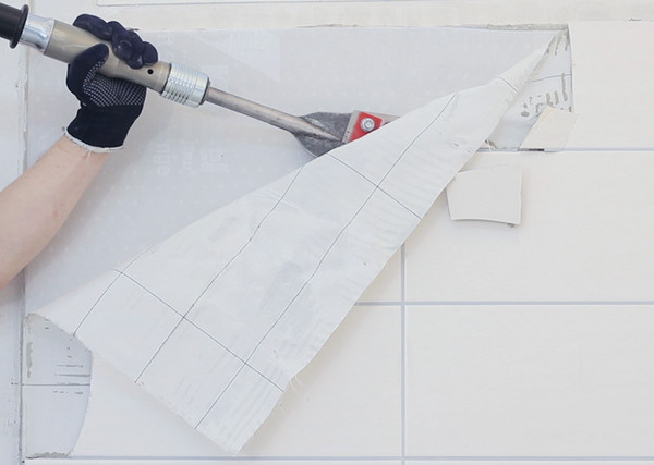 Einfache Entfernung des Wandbelages durch Okalift Superchange